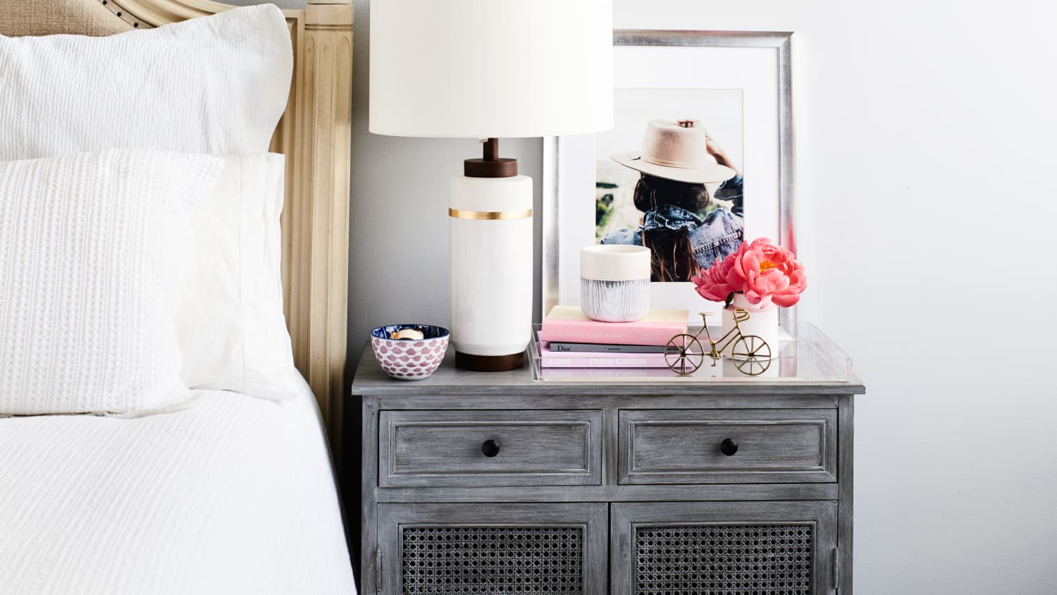 Nightstand decor ideas discount
